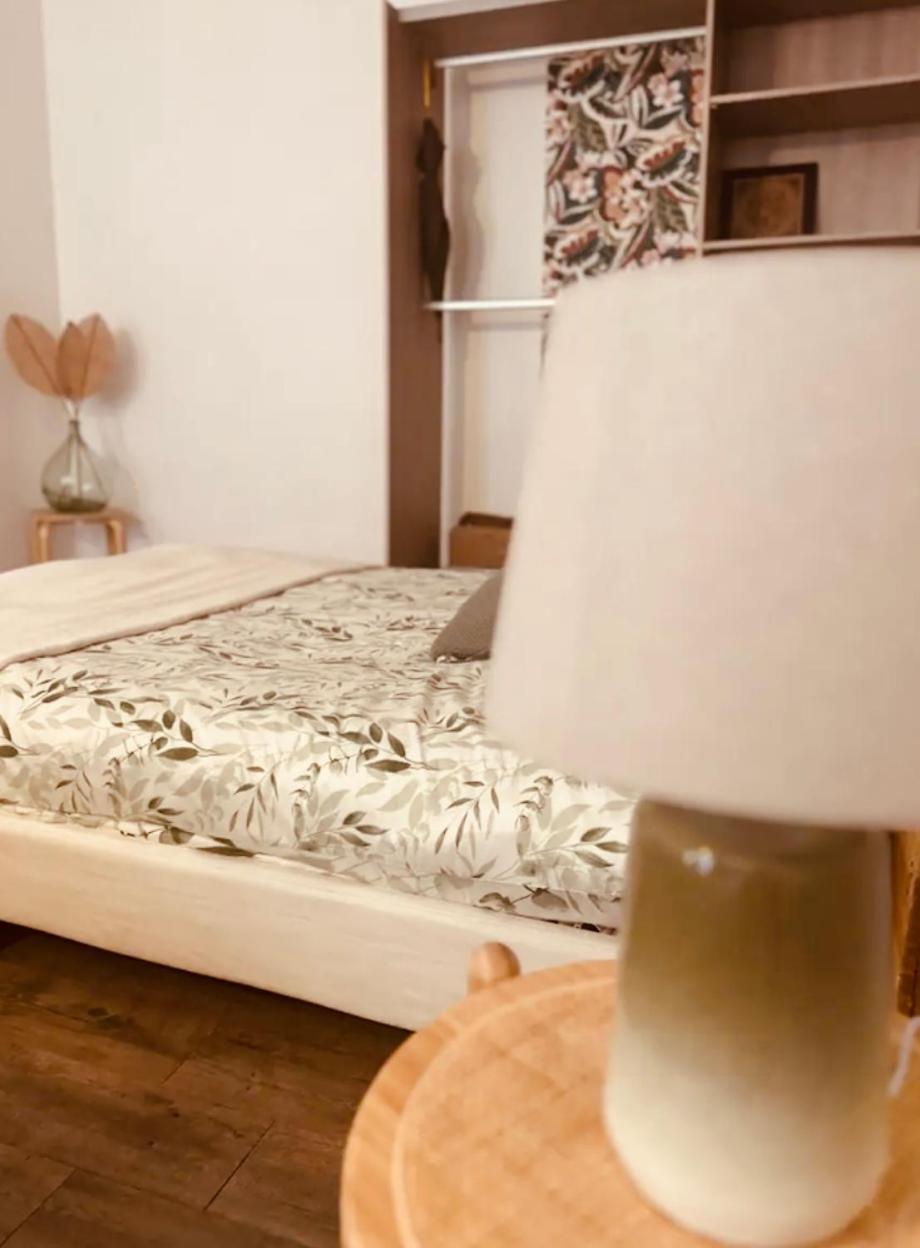 Grand T1 De 38 M2 Au Design Epuree * Marseille